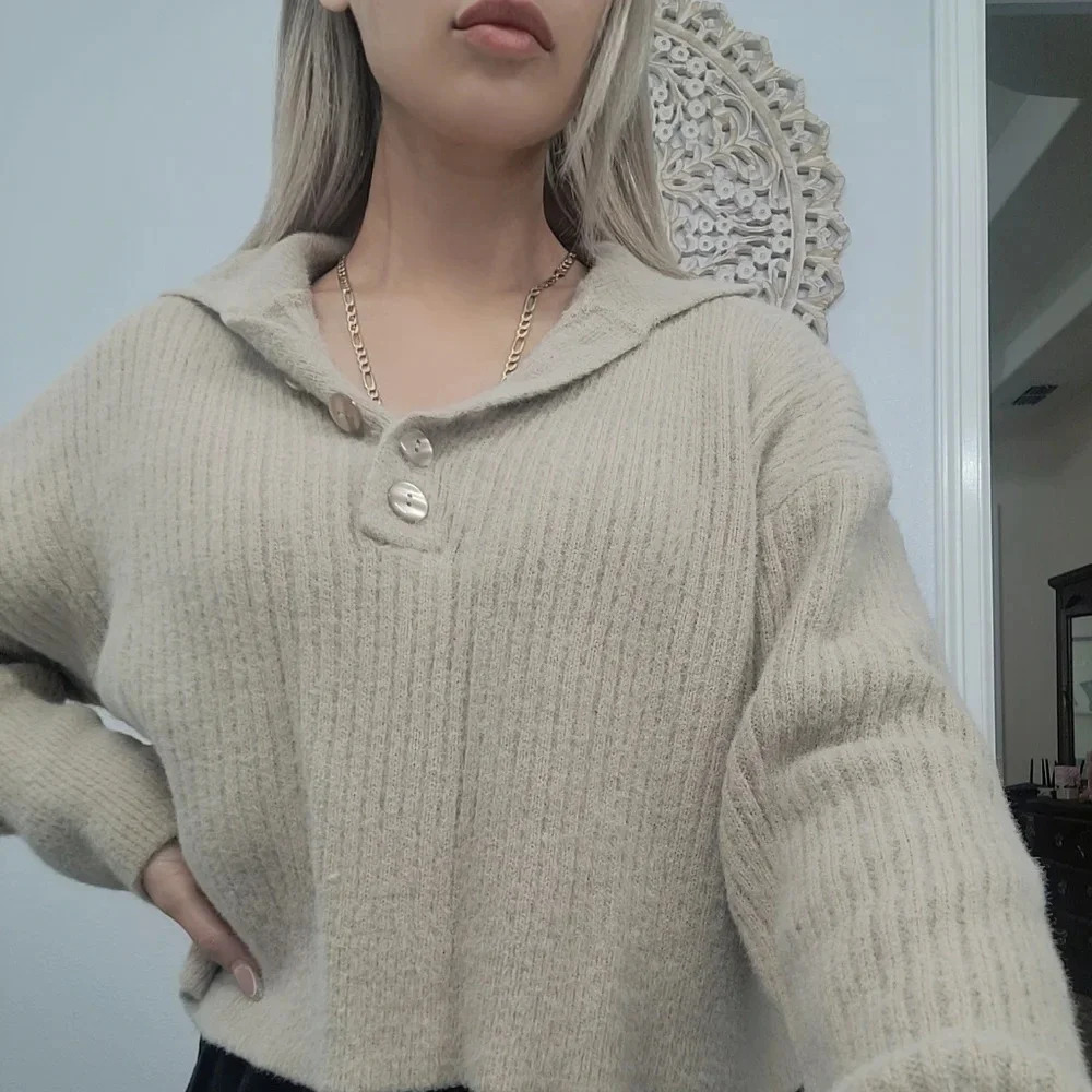 No Comment Collared Sweater - Picture 3 of 12